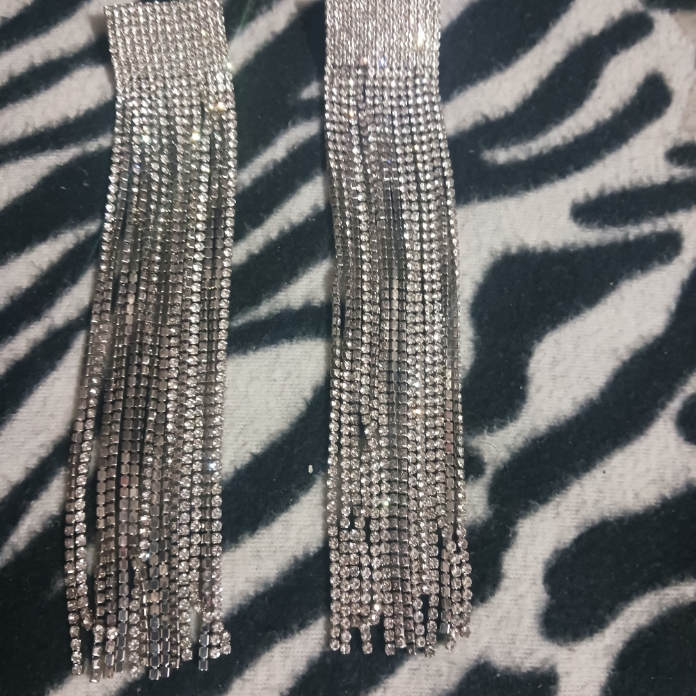 Women silver rhinestone fashion fringe long earrings - Picture 5 of 7